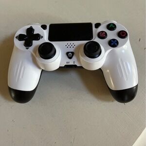 P-4 Wireless Controller for PS4 Model CH-P02 White and Black Gamepad